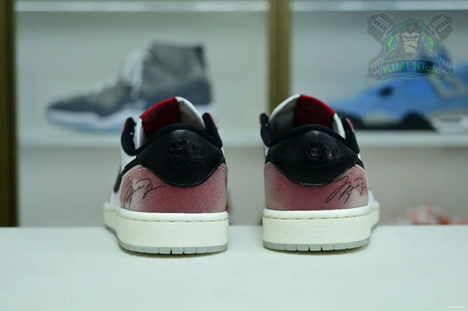 Trophy Kimikick Air x Jordan Room Low Jordan1 OG 0606
